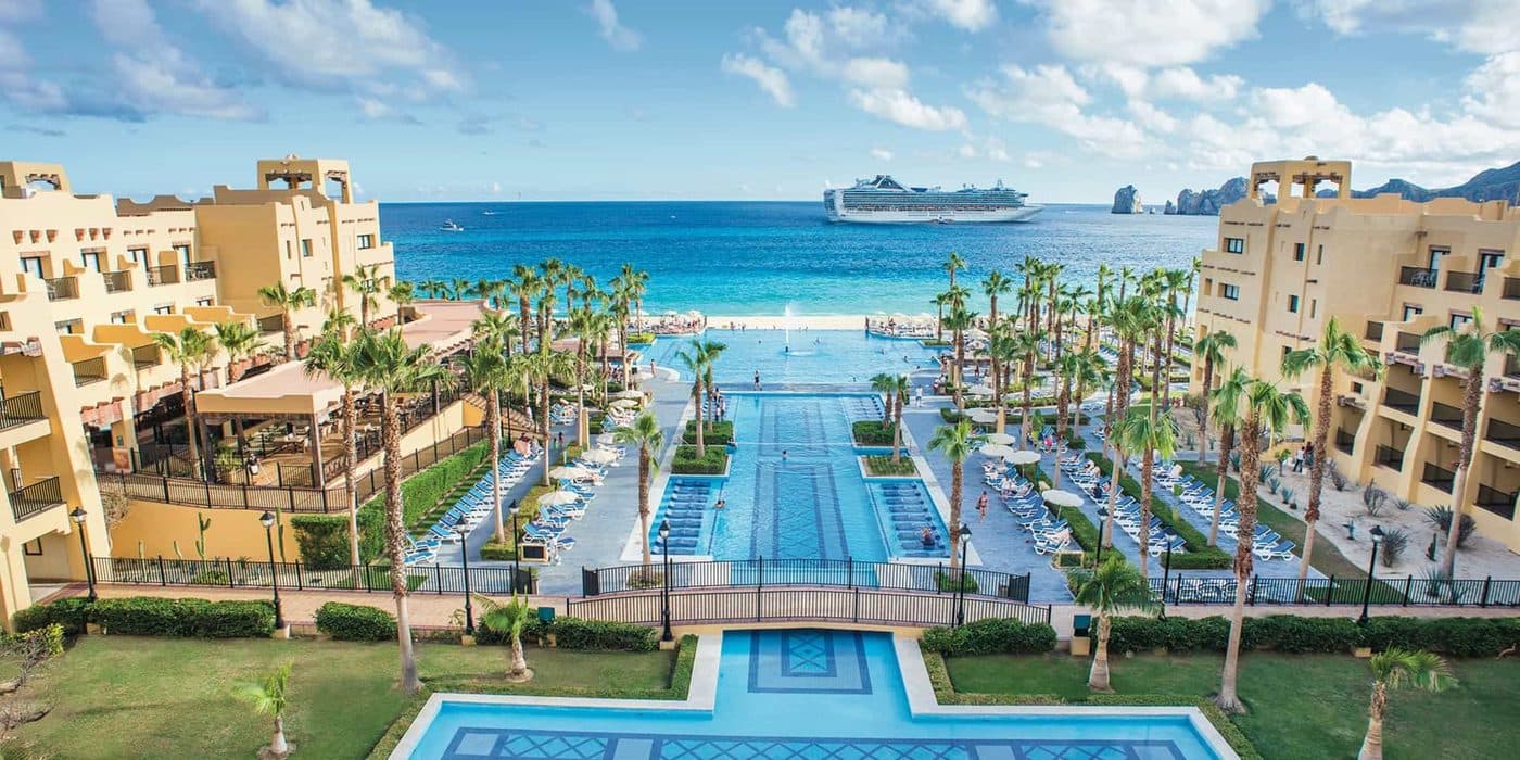 Pool at Riu Santa Fe spring break resort